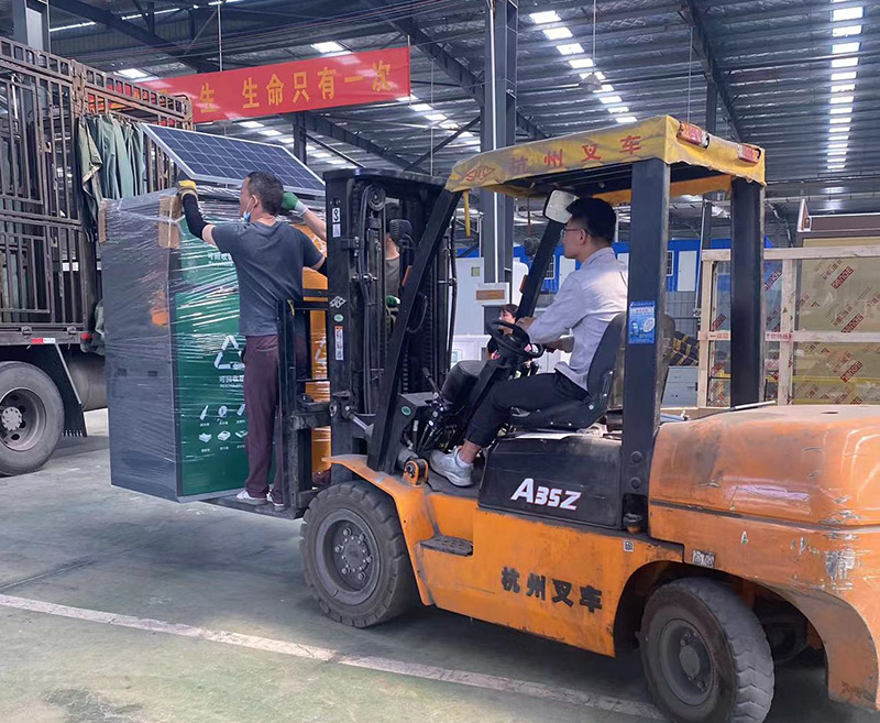 智能感應垃圾箱發(fā)貨案例